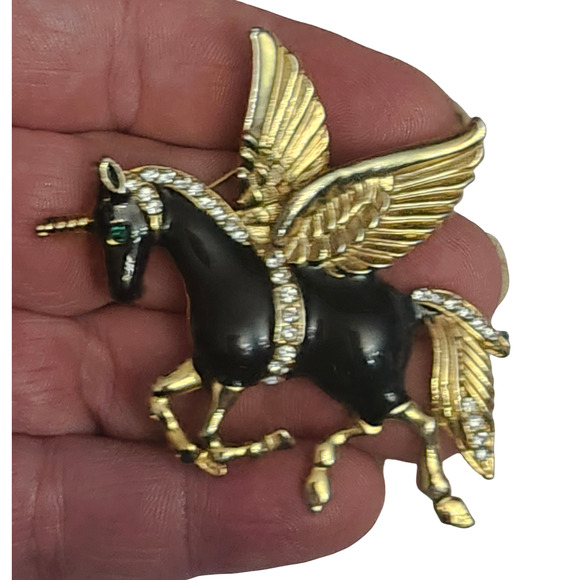 Vtg Chameau Et Pegacorn Unicorn Pegasus Enamel Rhinestone Pin Brooch - Picture 3 of 4